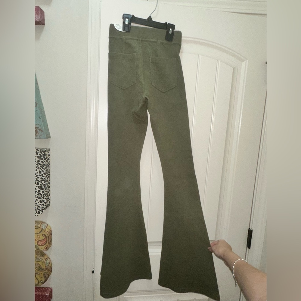 NWT Offline by Aerie PartyFavor High Waisted Flare Legging